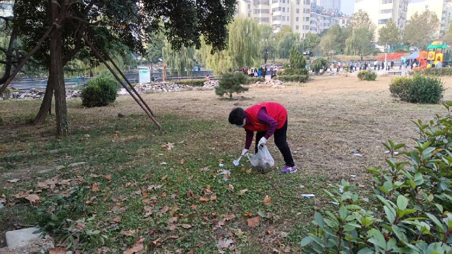 疫情防控增加压力 志愿担当逆行而上(图5)