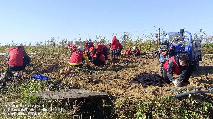贴心服务暖人心 助力秋收解民忧（图6）