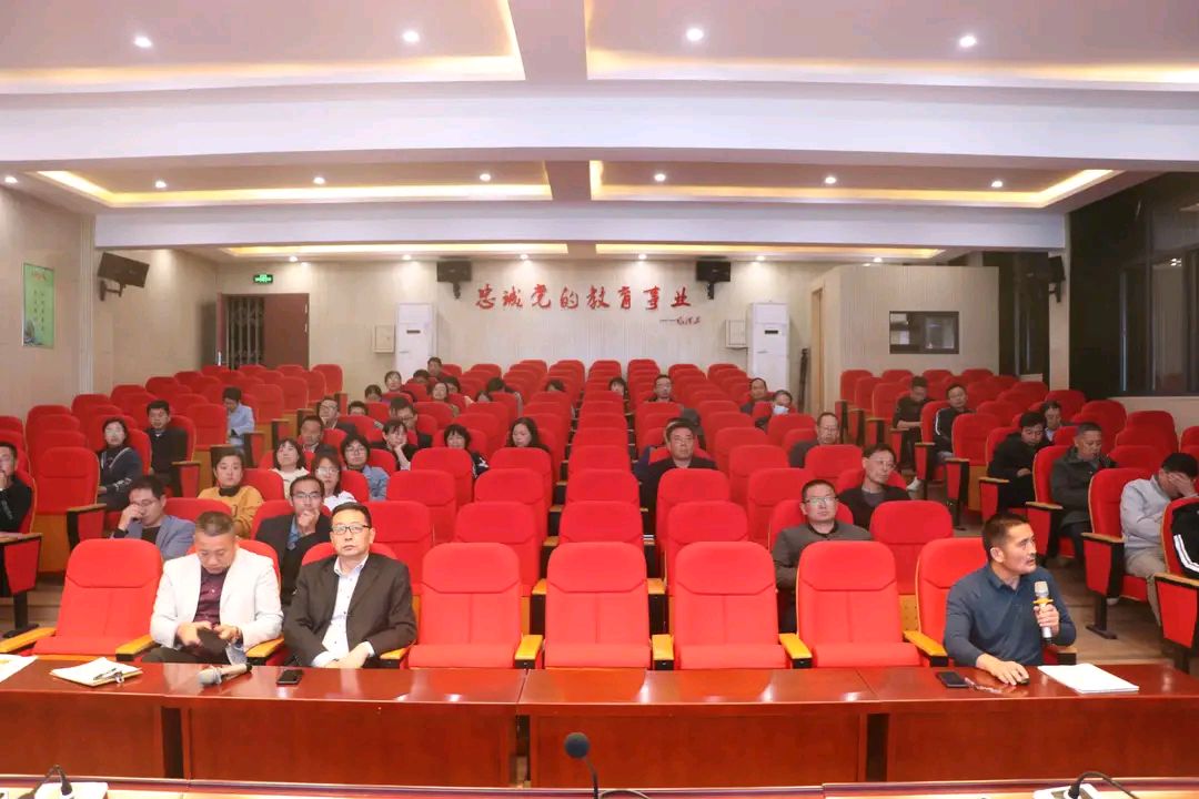 大渡口中学举行2023届高三备考工作会议(图4)