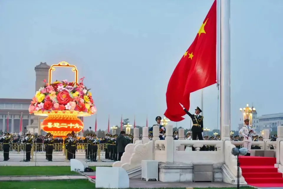 银龄朗诵艺苑 桑叶 墨语诵读《伟大的党》作者:六月荷(图2)