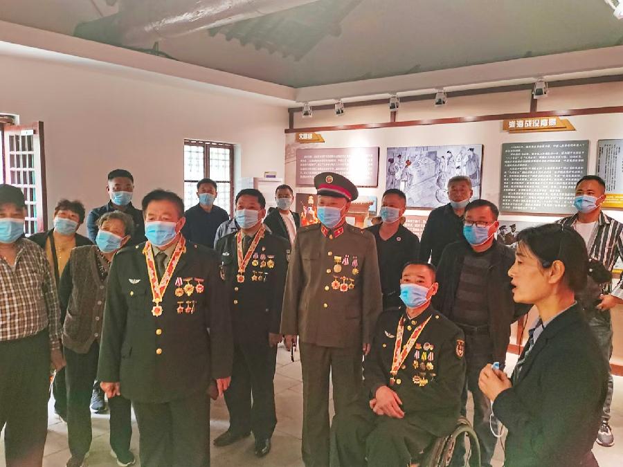缅怀革命先烈,厚植爱国情怀——“劳模之家”公益协会宣讲团走进淮海战役总前委旧址(图7)