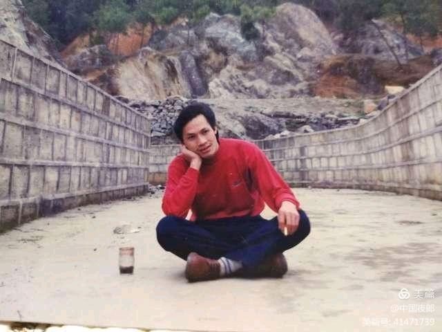 《青山》作者:陈云宁【主播:金牌主播:梦醒群岚】【桃源国际诗歌集团】[桃源♬ 馨声]（图8）
