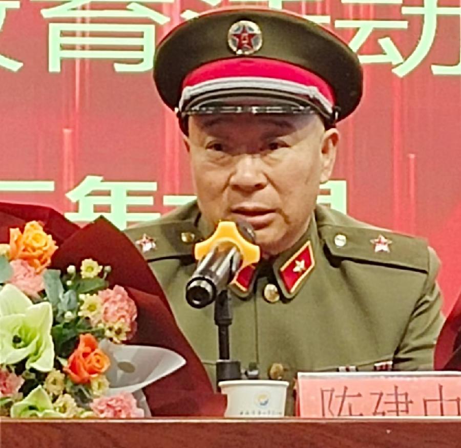 对话英雄、砥砺前行——劳模之家公益协会宣讲团走进淮北校区(图5)