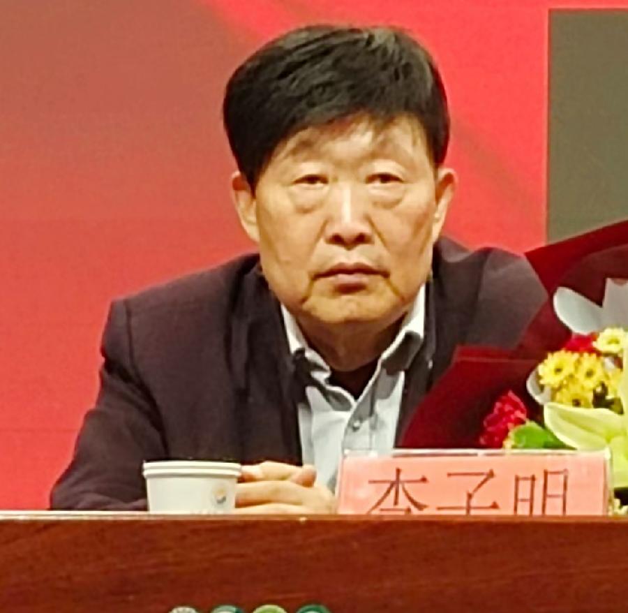 对话英雄、砥砺前行——劳模之家公益协会宣讲团走进淮北校区(图9)