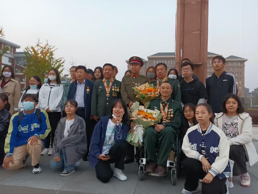 对话英雄、砥砺前行——劳模之家公益协会宣讲团走进淮北校区(图18)