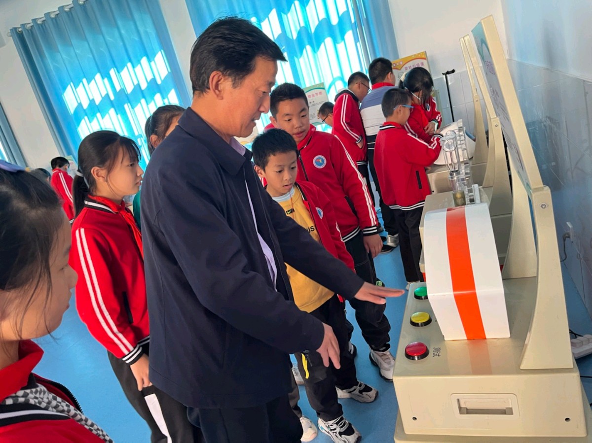 张溪镇中心小学开展“科普大篷车”进校园活动(图8)