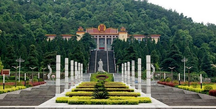 谭成林:牛形岭下红绿秋韵图(图2)