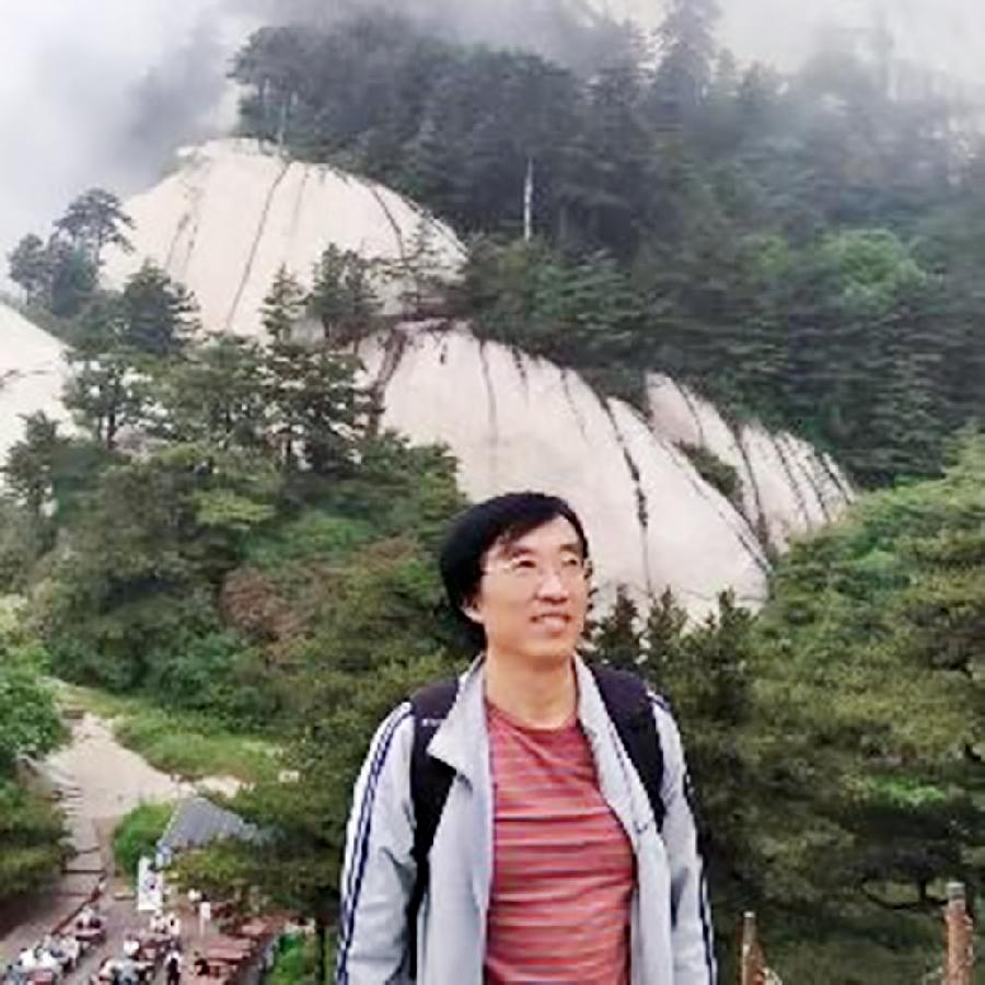 西秦览胜·韩少民:东湖风月任摇影，西府人文自写真。(四首)