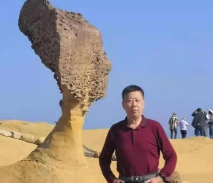 李振声诗歌《十月的颂歌》主播：贝文 编辑：小鱼儿 【北疆头条】（第327期）（图7）