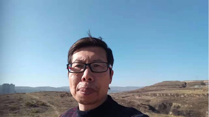 【人民文艺网】官方报导!著名书法家何振业作品全球推荐!24小时滚动联播!