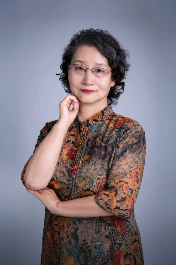 【人民文艺网】官方报导!著名诗人李瑞英佳作全球推荐!24小时滚动联播!（图2）