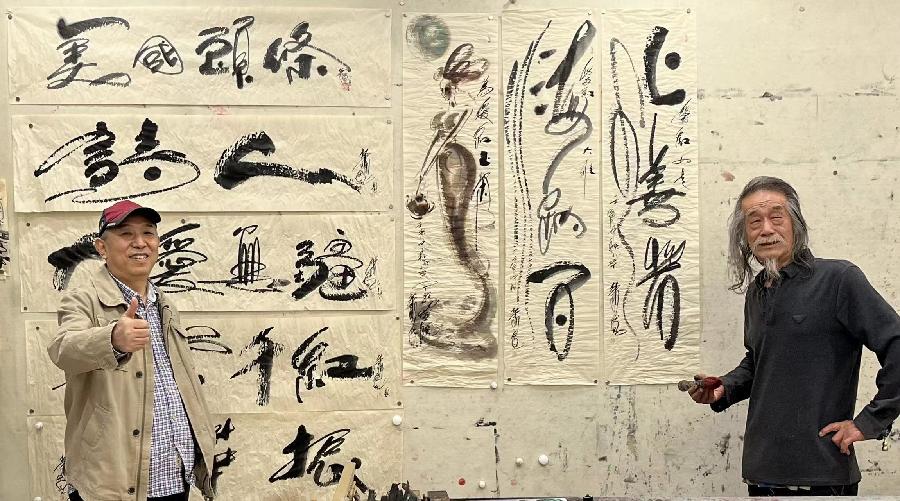 【雅诗总会】艺术家萧宽泼墨挥毫绘画'为爱红上茶'(图5)