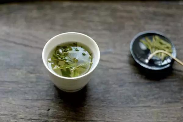 别失礼,喝茶默认的礼仪,别不在意!(图2)