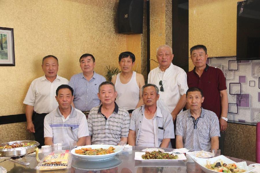 50年再聚首——榆树中学九班毕业50周年同学会(视频、照片)(图5)