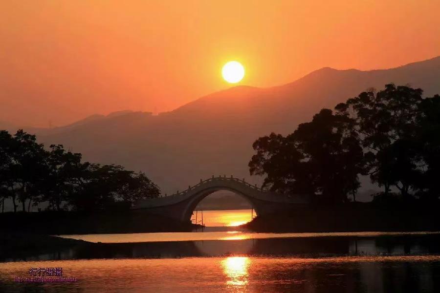 《丘新梅先生佳作欣赏》《名家专刊》《九江文学社：北京头条》（图4）
