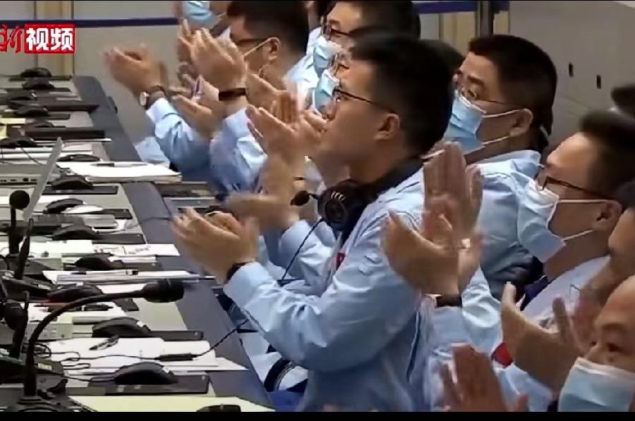 《热烈祝贺问天舱发射对接成功》《九江文学社：北京头条》（图3）