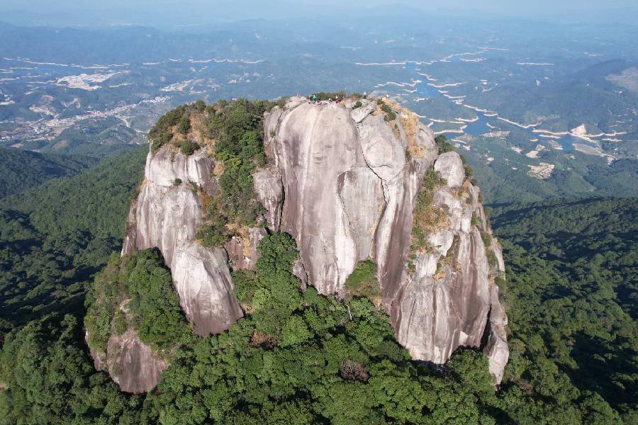 中华诗艺社黑龙江分社推介/郑先洪:登王寿山(外三首)【原创】(图12)
