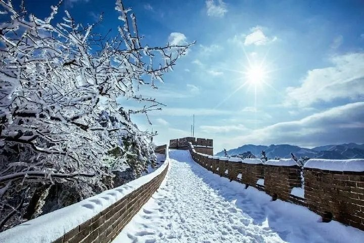 严峻诗歌《故乡、下雪了》主播：梅竹 编辑：小鱼儿 【北疆头条】（第336期）（图3）