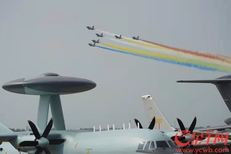 减字木兰花-今日珠海航展开幕先睹为快* 文/冯志清（上海） 【冰心文化传媒】主编 冰心（图7）