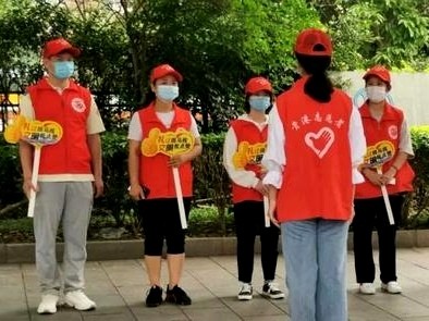 合诵【志愿者颂】作者雷金钟 朗诵张跃勇 顾黎明 李保忠 王凌(图6)