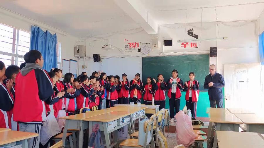 孟国泰新教育公益行(7):猫街篇(图5)