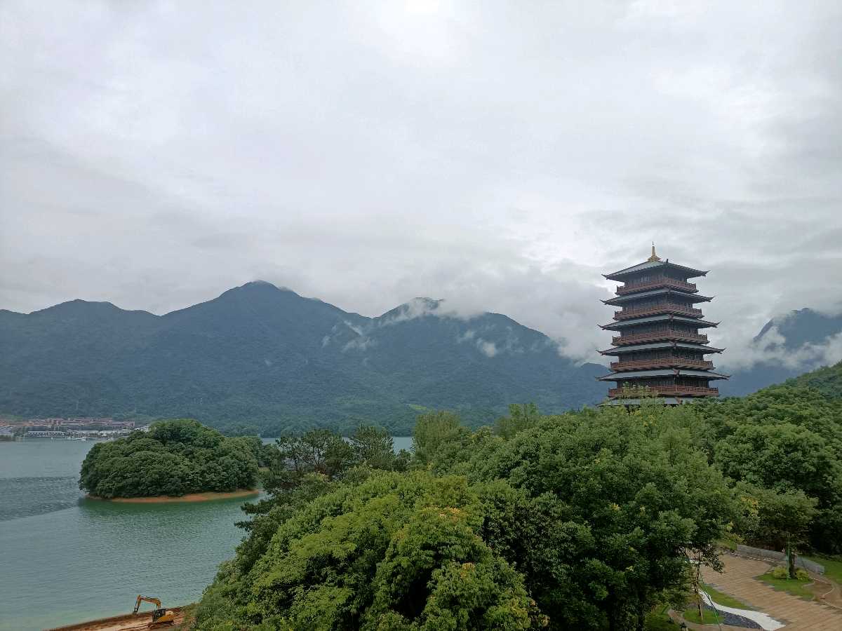 五律· 闲居秋山 作者:吴云钦(图6)