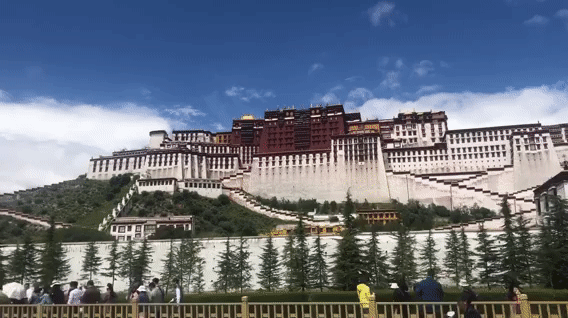 《我们携手去旅游》作者/如兰解甲归田 诵读/青鸟 编辑/雨杉【花雨馨声】有声文学平台【第100期】（图5）