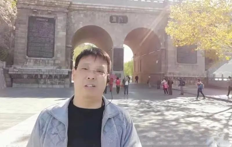 《冬初阴雨天》作者:易生诗梦【主播:长弓雅士】【桃源国际诗歌集团】用声音传递温暖以诵读致敬人生♬（图10）