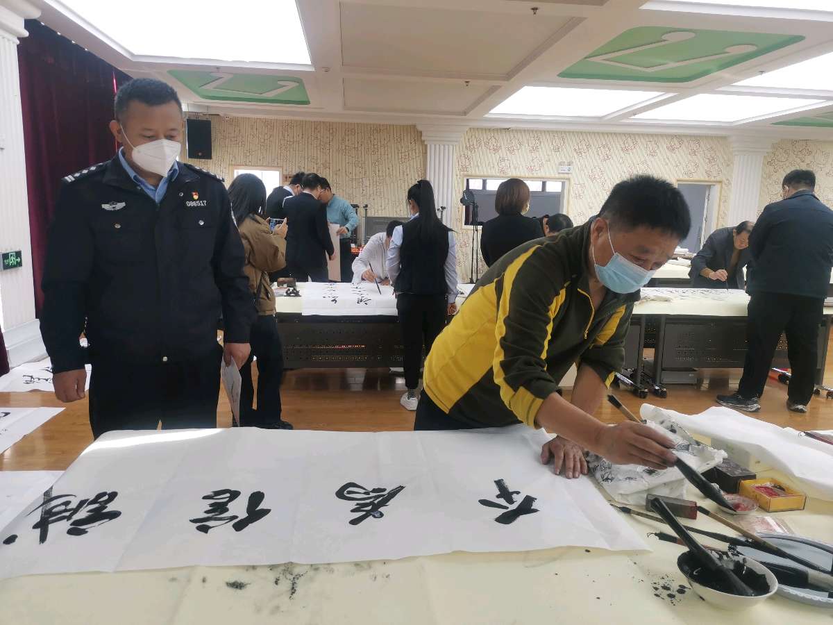与“荧光黄”携手同行, 翰墨飘香满警营(图10)