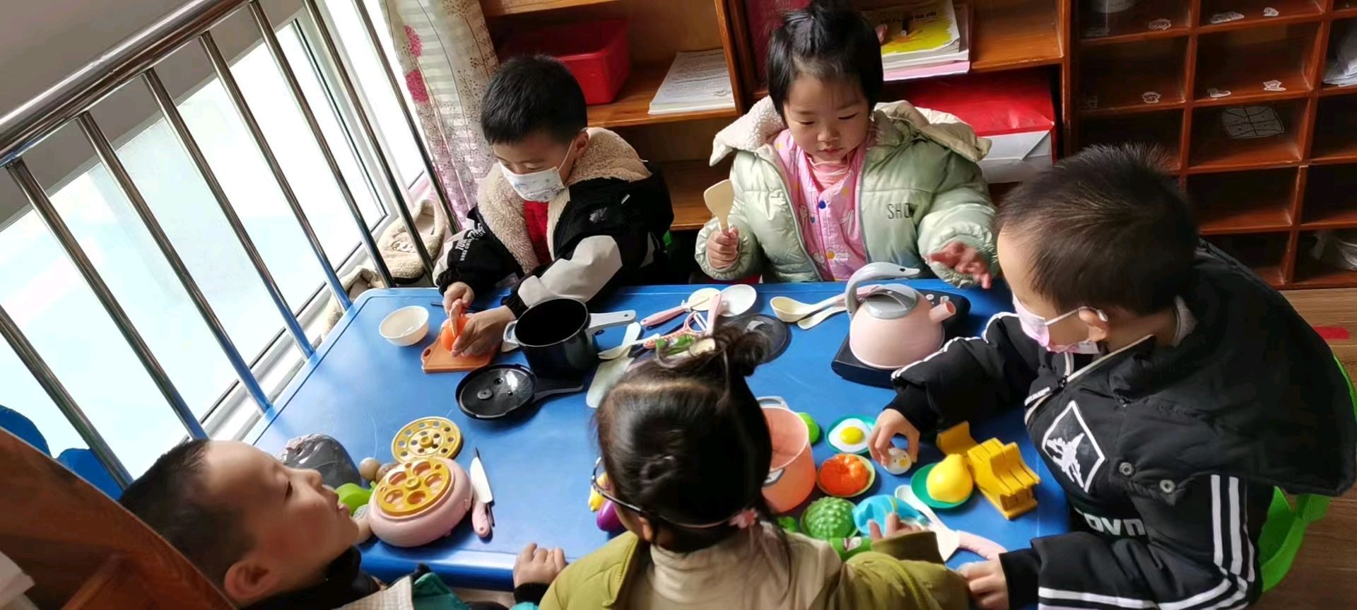 大渡口镇中心学校新康幼儿园开展区域游戏观摩交流活动