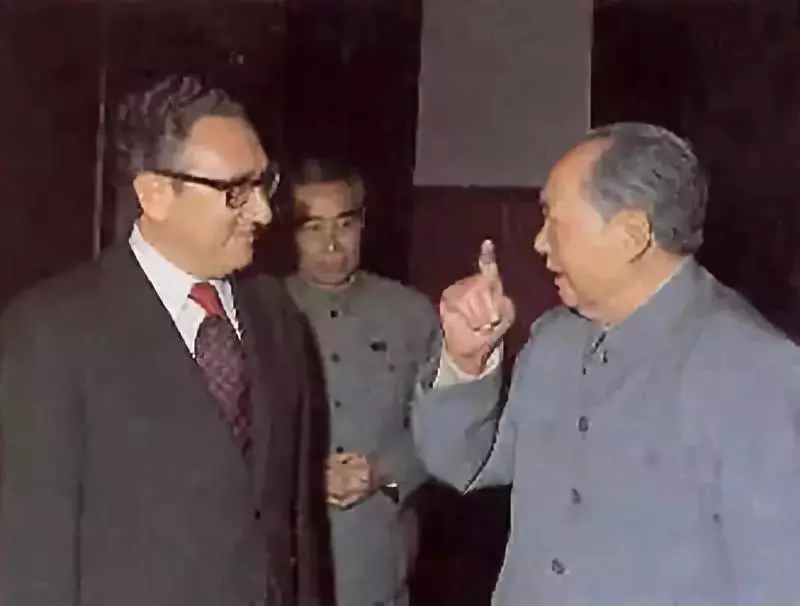 【自由体新诗】《领袖风采——毛泽东诞辰129周年》作者:郑金波(图3)