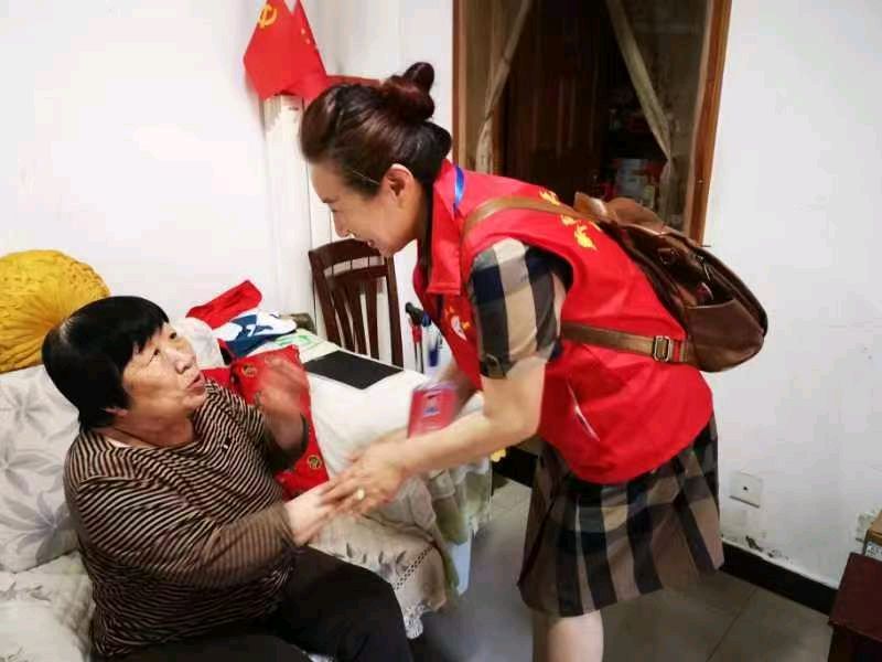 【上海头条】志愿者‖作者:秋忆 主播:元帅（图5）