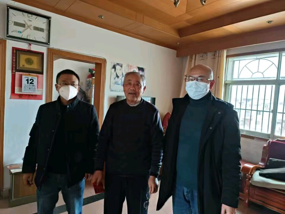 大渡口中学组织慰问退休老党员、老职工和退伍军人（图11）