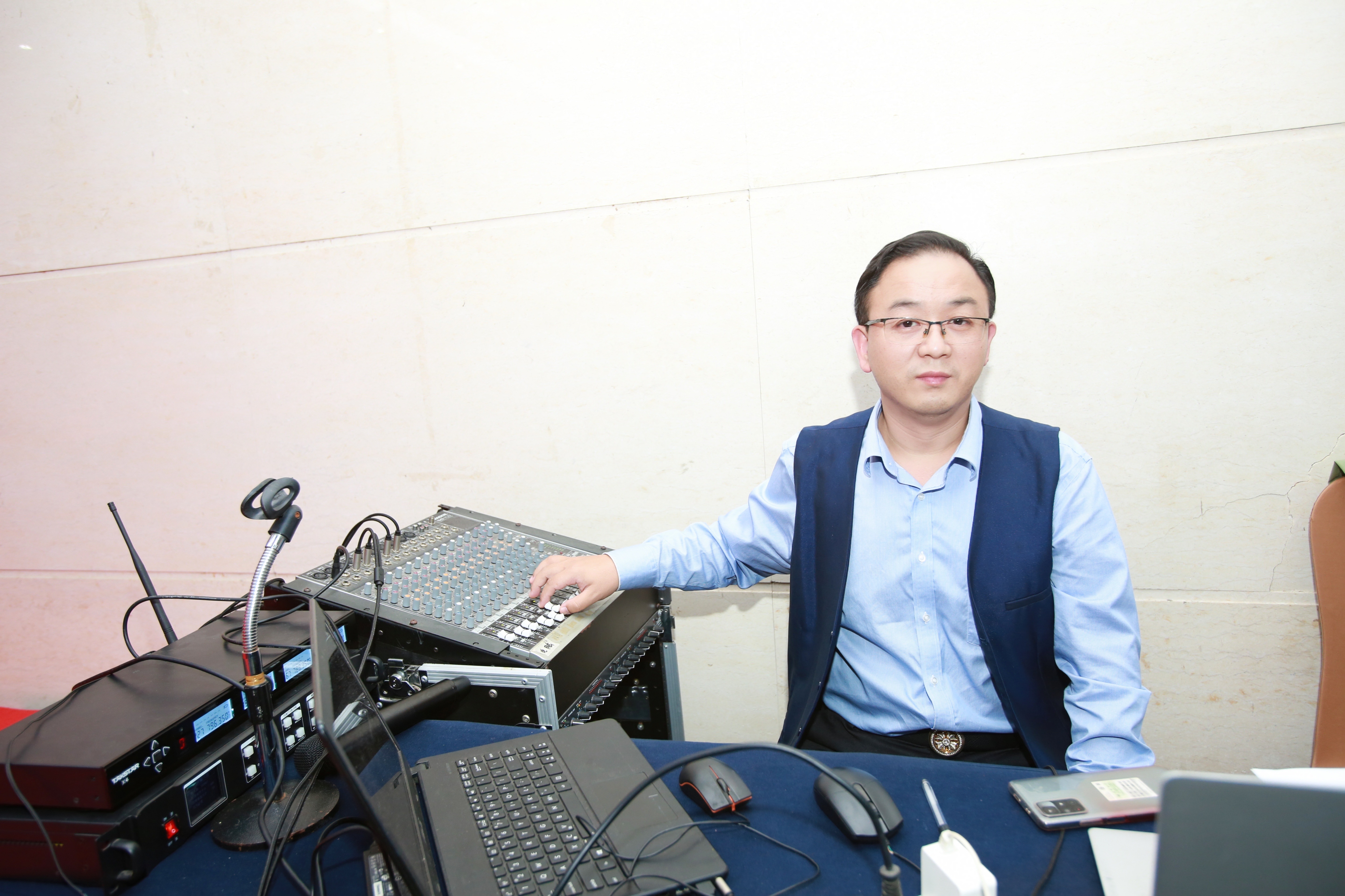 校长们，你的灵魂深处文/青莲雨润（图18）