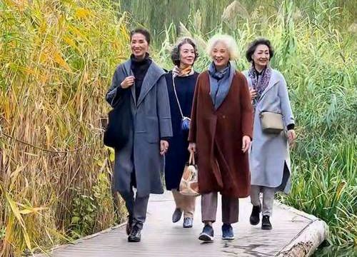 优雅老去靠【三自】作者/优秀作家诗人胡清普老师请欣赏(图8)