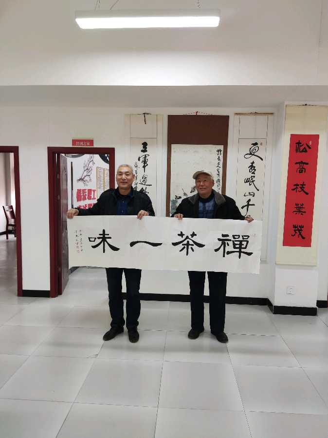 许昌市主要领导带队百人视察团,几家电视台,现场视察李鳳釴书法写作【雅诗总会】(图4)