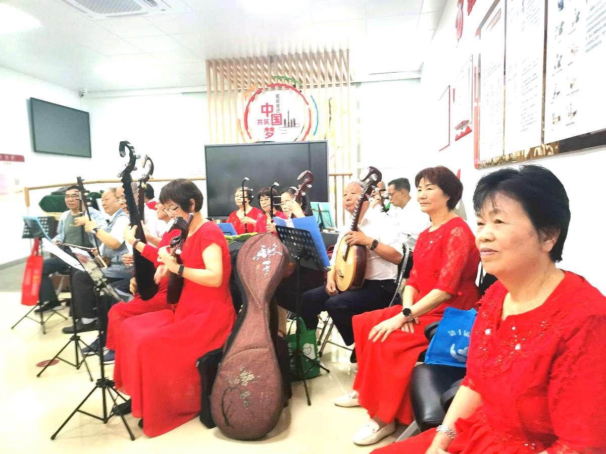 《穗园作家茶座》张开翅膀 放飞梦想——有感于穗园放飞梦想合唱团迎“五一”节目排练(图6)