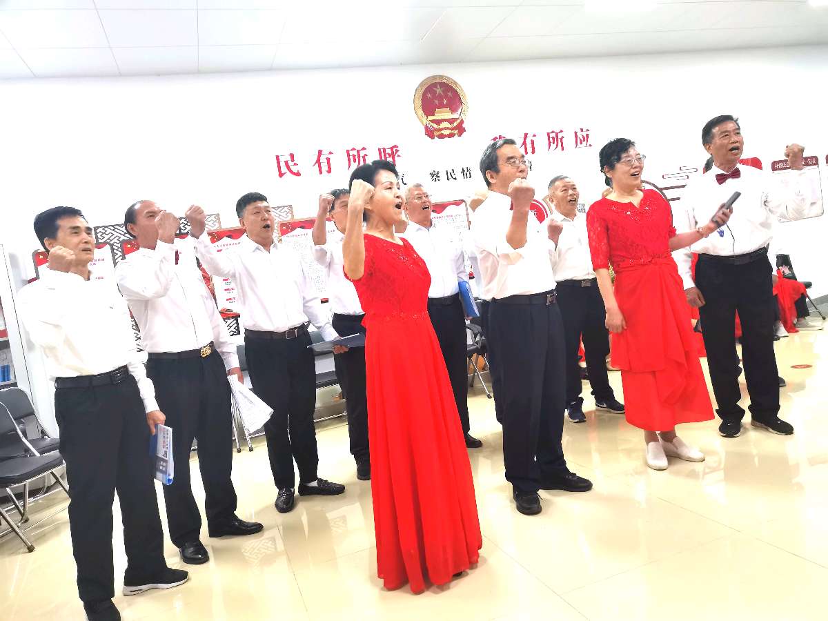 《穗园作家茶座》张开翅膀 放飞梦想——有感于穗园放飞梦想合唱团迎“五一”节目排练(图2)