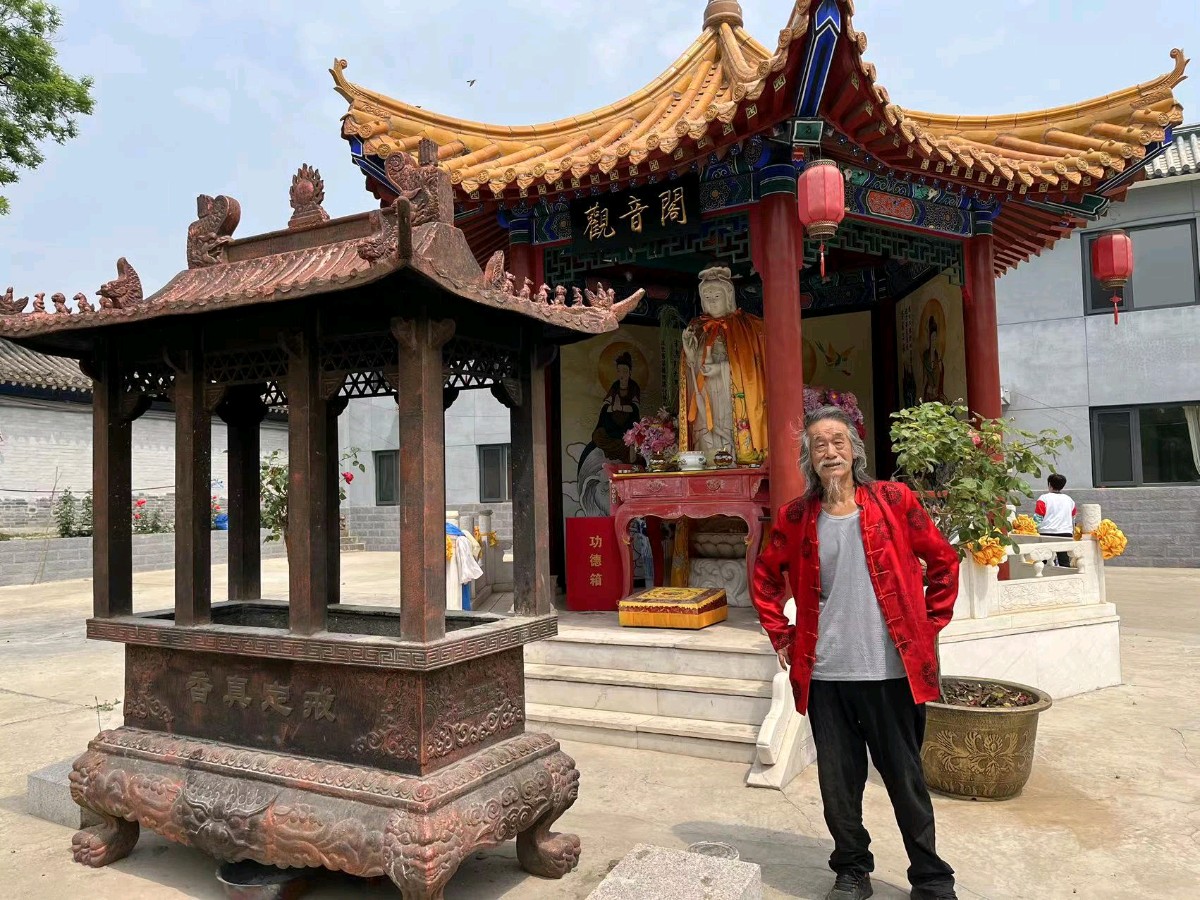 艺术家萧宽泼墨大兴寺艺友佛缘【雅诗总会】(图2)