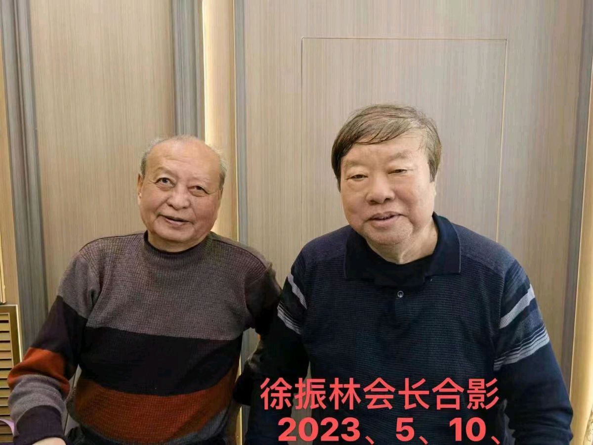 看徐振林李景忠合照有感 作者/李景和