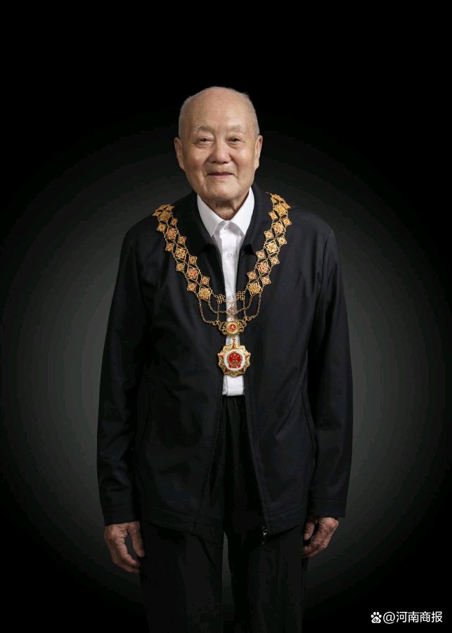 【都市头条】分享胡清普《赞战斗英雄张富清》请欣赏（图4）