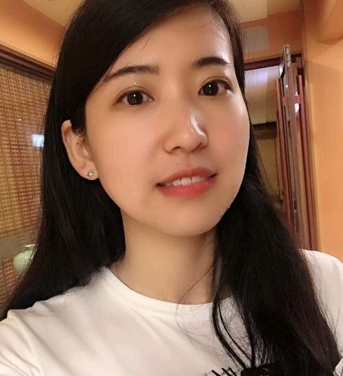 【北京头条】推介优秀作家诗人方亮老师《大龄女》请欣赏(图4)