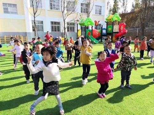 七律 幼儿乐园（新韵）作者/平凡（河北保定）（图3）
