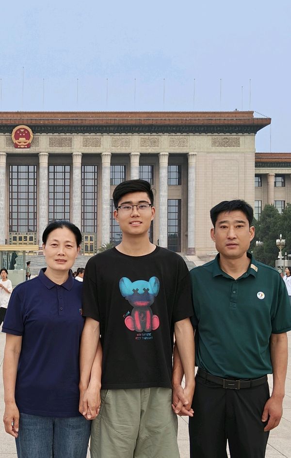 “行者杯”中国作家诗人眼中的旅游名胜景点作品大展:首都之旅爱国之情/陆金花(图4)