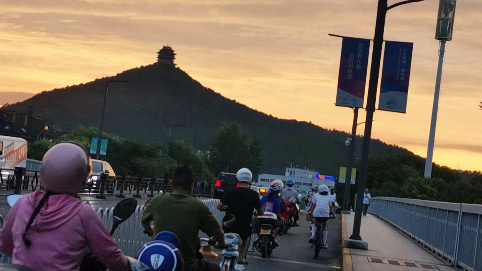 【北京头条】推介踏紫山人组诗请欣赏（图5）