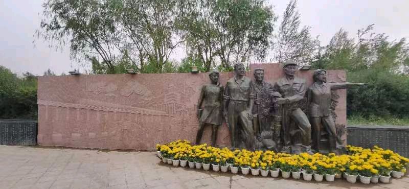 【纪念八一建军节之六】蝶恋花·参偈慕生忠将军楼：文图／董俊青（青海西宁）（图5）