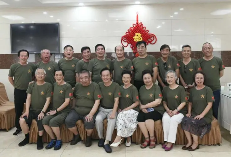 《七律 · 战友会》诗人：柳鸣（图4）