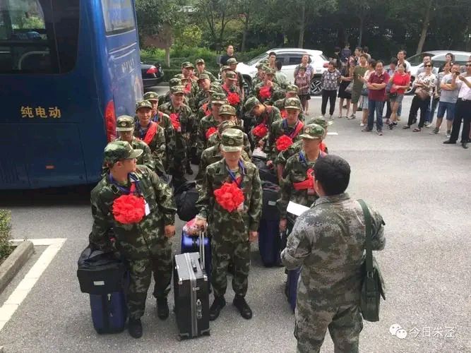 《七律 · 聚长安》诗人：柳鸣（图2）