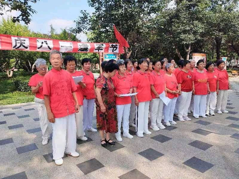 【今天】韩城：老婆老汉喜庆“八一”建军节：文图／王東（陕西韩城）（图15）