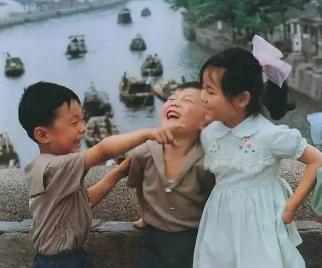 《七律 · 发小》作者：吴云钦（图2）